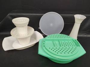 lot 515 image: Tupperware Green Veggie Grater Storage and More