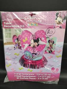 lot 529 image: Vintage Disney Mickey Mouse Clubhouse Bowtique Table Decorating Kit