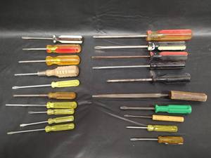 lot 535 image: Vintage Mid-Century Screwdriver Collection and More