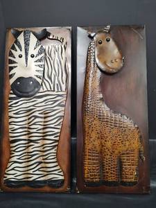 lot 547 image: Safari Animal Wall Art Set - Zebra and Giraffe Relief Metal Panels, 12 x 29