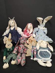 lot 553 image: Handcrafted Decorative Bunny Collection