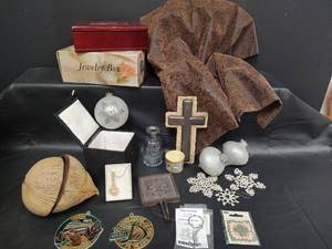 lot 557 image: Assorted Lot - Red Wooden Jewelry Box, Christmas Decorations, Cross and More