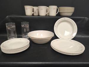 lot 565 image: Corelle English Garden Dinnerware Set