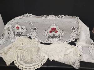 lot 584 image: Fireplace Mantel Scarf, Homemade and Assorted Doilies