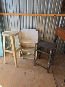 lot 809 image: Multi-Tier Corner Display Shelf with Stools