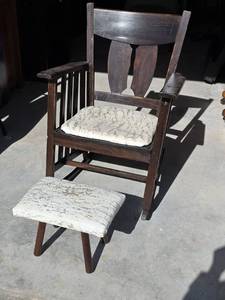 lot 822 image: Vintage Mission Style Wooden Rocking Chair and Footstool