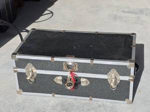 lot 824 image: Vintage Gray Metal Storage Trunk with Blue Interior