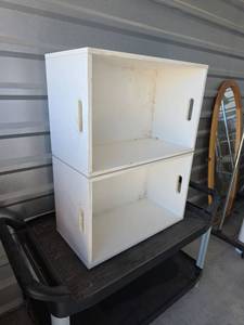 lot 832 image: White Wooden Stackable Storage Cubes