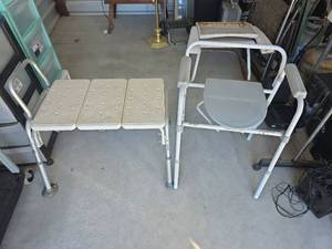lot 836 image: Adjustable Medical Bath Transfer Bench and Stool Riser