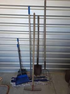 lot 843 image: Traditional Garden Tool Collection with Broom and Dust Mop