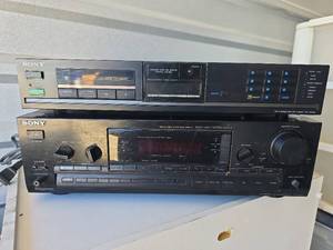 lot 857 image: Sony ST-JX435 FMAM Tuner & AudioVideo and Sony FMAM STR-D590 Reciever
