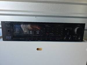 lot 863 image: Onkyo TX-82 Quartz Synthesized Tuner Amplifier