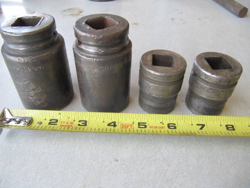 lot 140 image: LOT OF 4  (6) POINT SNAP-ON SOCKETS  34 DRIVE  1 516 , 1 14 AND(  2) 22MM (SHOP TOOLS)