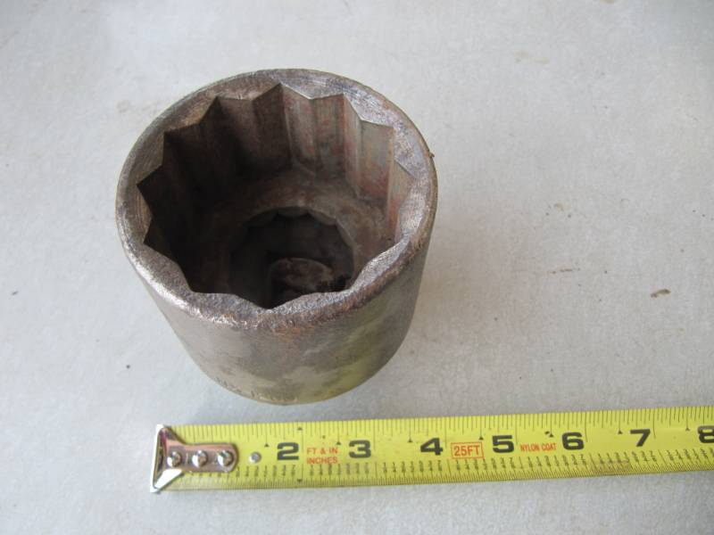 lot 143 image: WILLIAMS 12PT 1DRIVE 2 12 SOCKET (SHOP TOOLS)