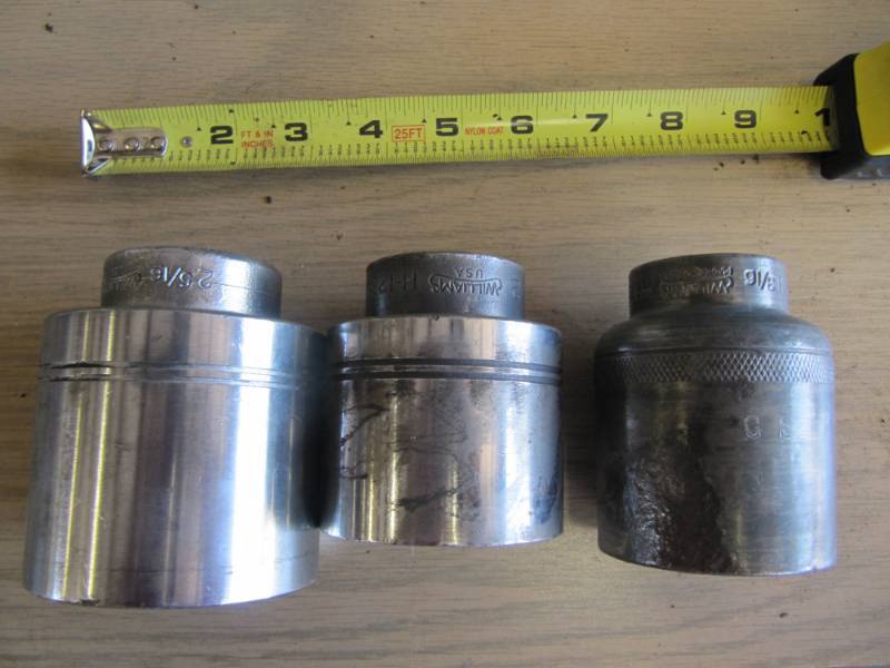 lot 152 image: LOT OF 3 - WILLIAMS 34 DRIVE SOCKETS  SIZES 2 516 , 2  ,  1 1316   (SHOP TOOLS)