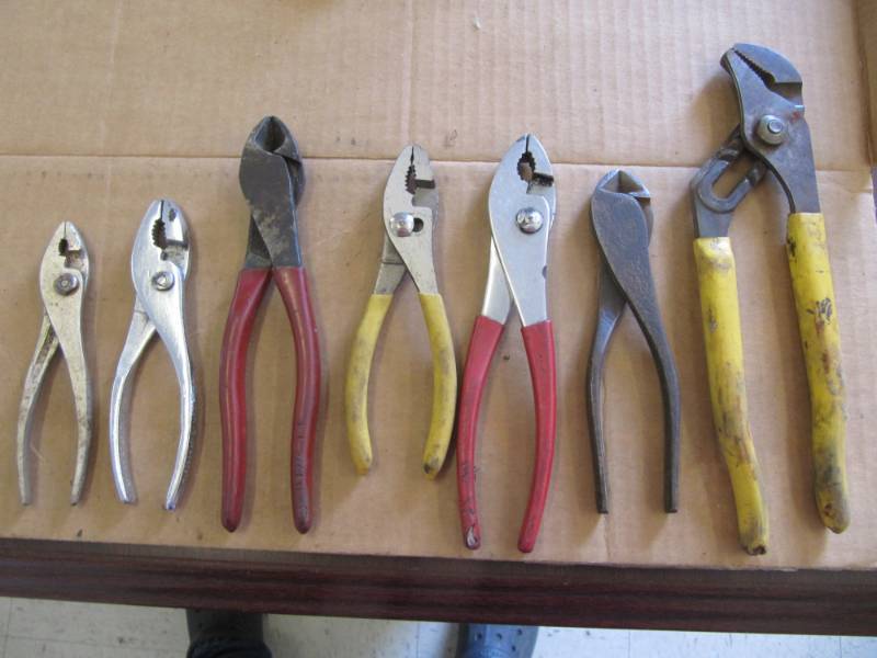 lot 156 image: LOT OF 7 PLIERS AND WIRE CUTTERS (SHOP TOOLS)
