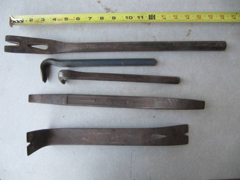lot 168 image: LOT OF BARS 18 WRECKING BAR AND 10 NAIL PULLERS