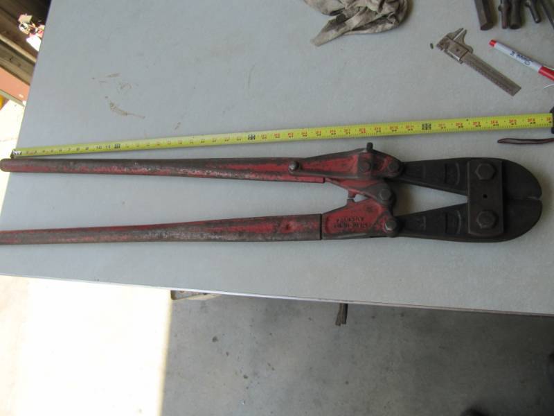 lot 176 image: 42 BOLT CUTTERS (SHOP TOOLS)