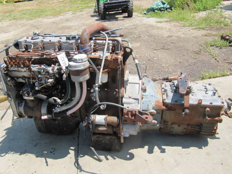 lot 134 image: MACK DIESEL ENGINE AND WE THINK 5 SPEED TRANS