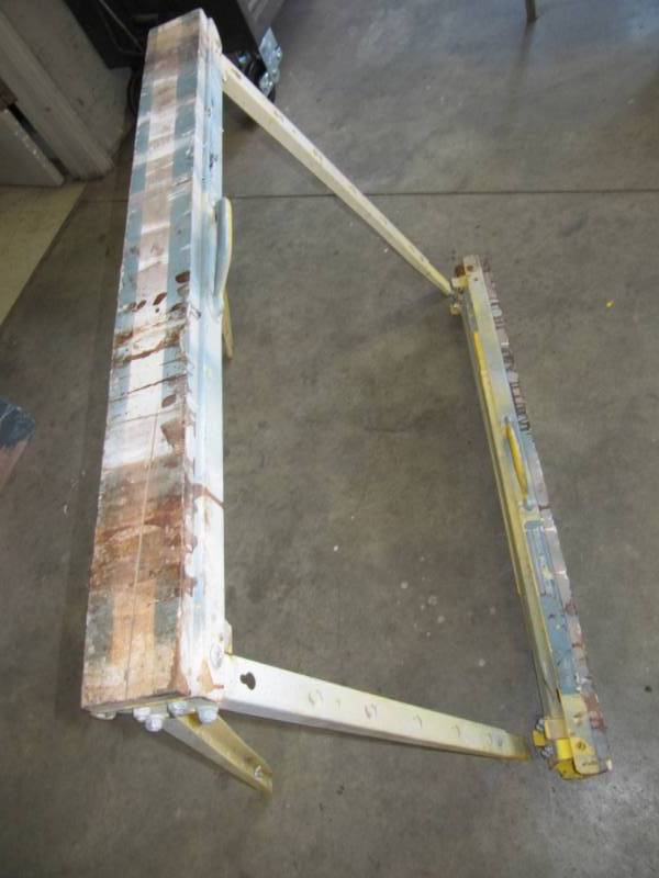 lot 192 image: TASK FORCE 38 PORTABLE SAW HORSES
