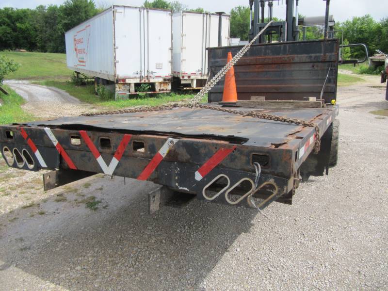 lot 124 image: 14 Foot Steel Flat Bed   14x 96 x 9 12 Inch from top of bed To Frame - Shows Rust