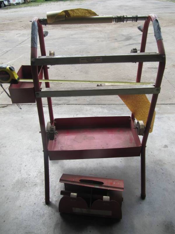 lot 205 image: BODY SHOP REPAIR MASKING STATION 28 WIDE (SHOP TOOLS)