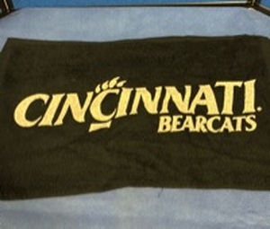lot 1083 image: Cincinnati Bearcats College, bar rag. Lot of 5.