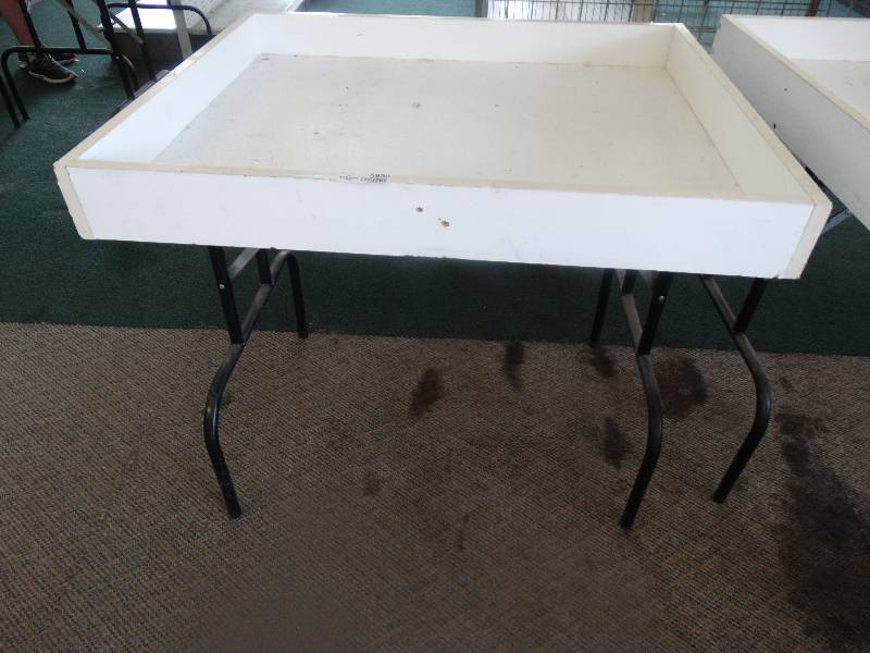 lot 5930 image: Collapsible table