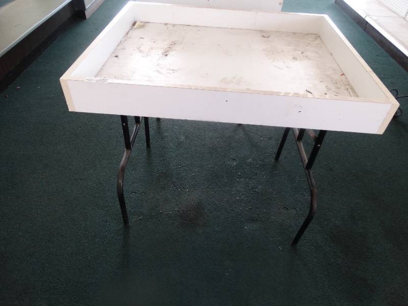 lot 5931 image: Collapsible table