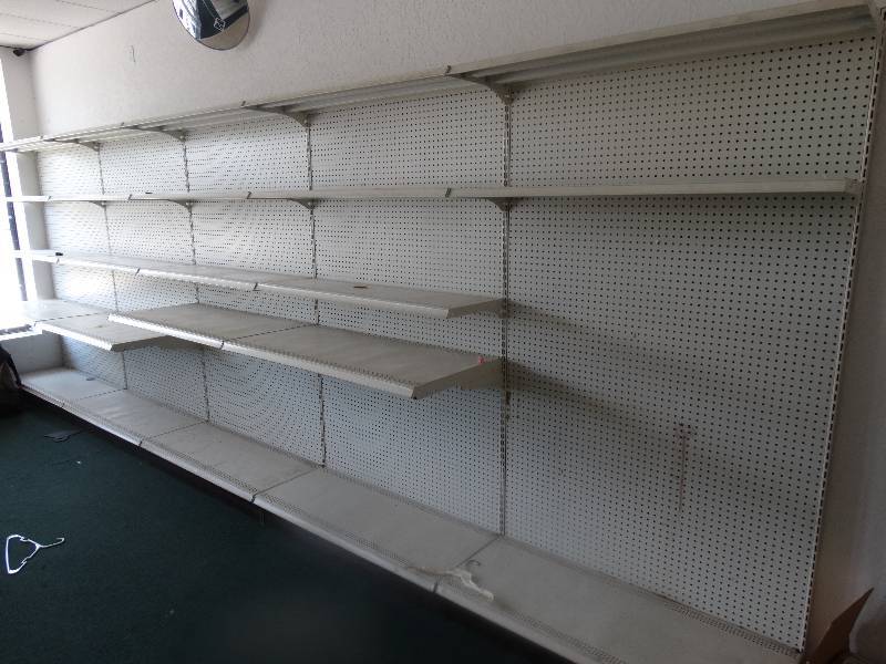lot 5936 image: Metal stocking shelf