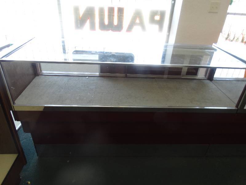 lot 5945 image: Glass display shelf 5ft x 20 18 inch