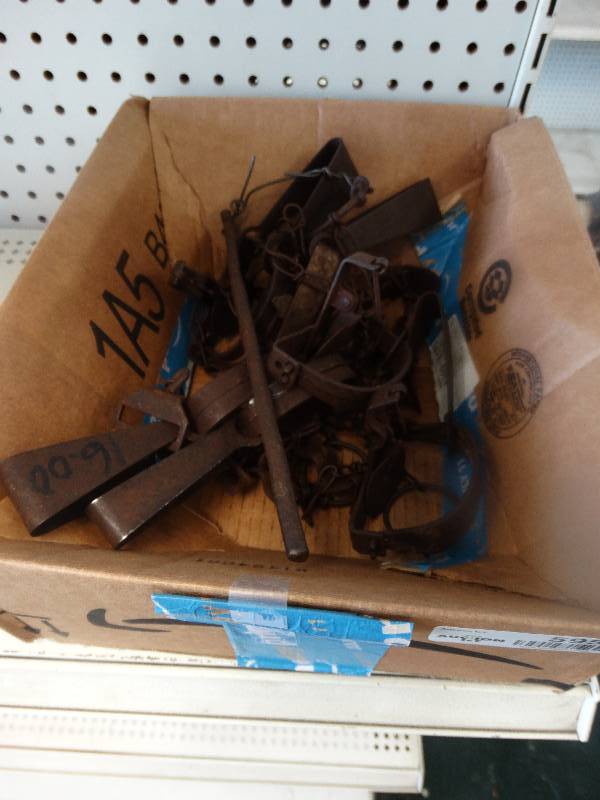 lot 5951 image: Small animal traps