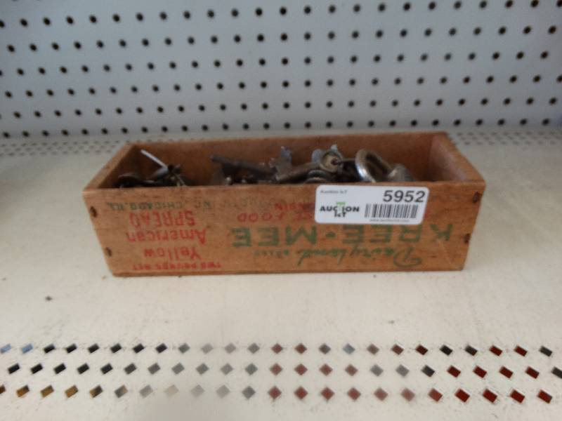 lot 5952 image: Old padlocks and keys