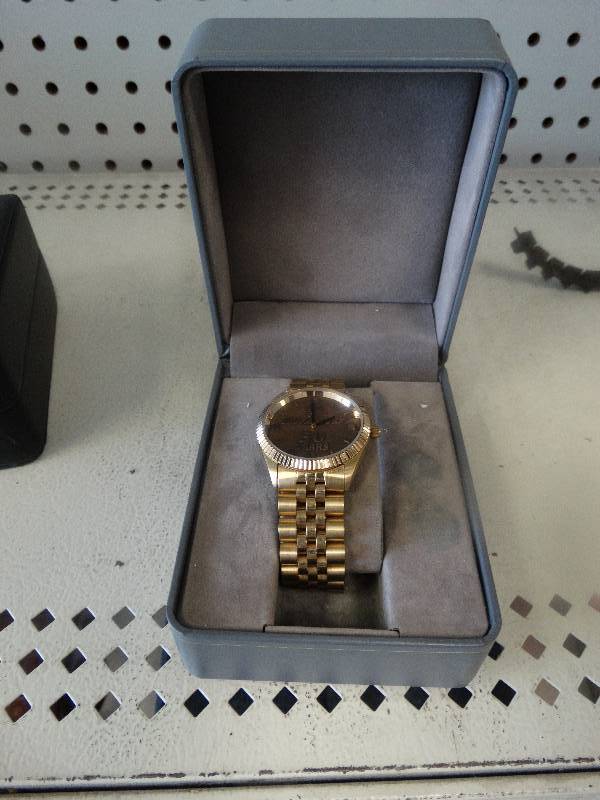 lot 5954 image: Boeing 30 years watch