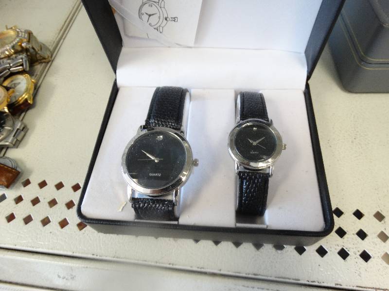 lot 5955 image: 2 quartz watches
