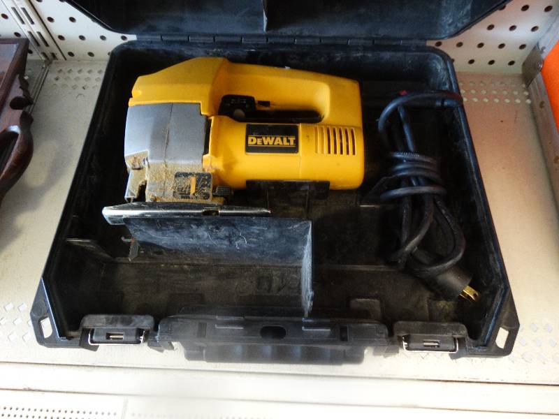 lot 5963 image: Dewalt orbital jig saw