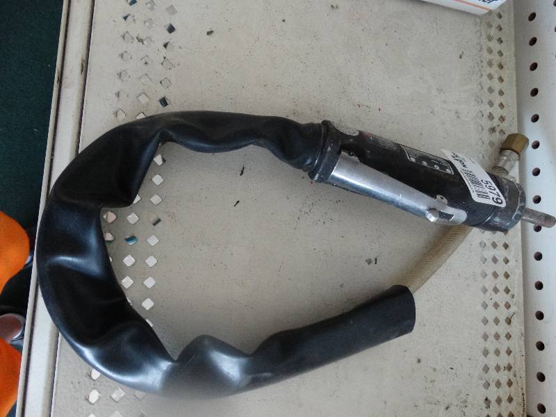 lot 5979 image: Tire buffer