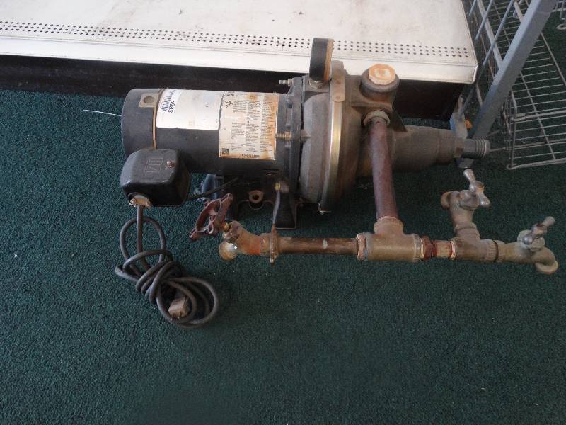 lot 5983 image: Craftsman shallow well jet pump