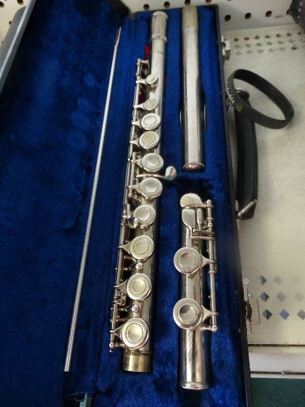 lot 5986 image: Bundy Selmer flute in case