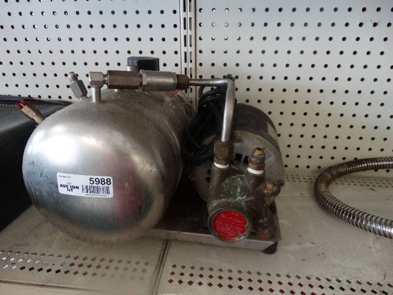 lot 5988 image: Mccanns procon pump