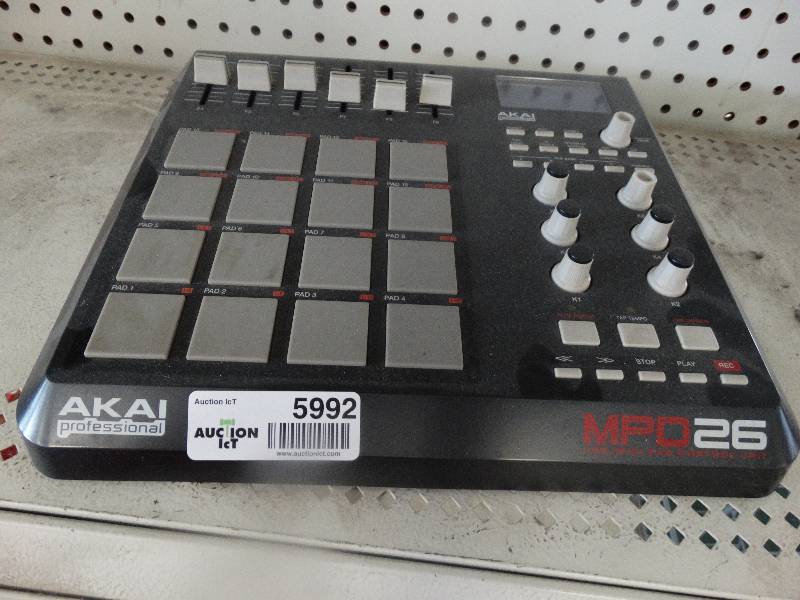 lot 5992 image: MPD 26 USBMIDI pad control unit