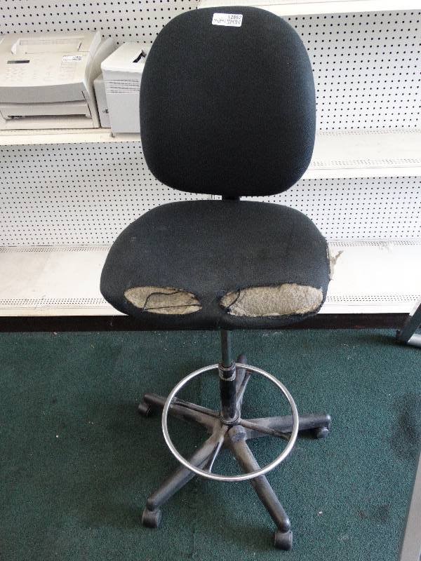 lot 12862 image: Padded chair on wheels