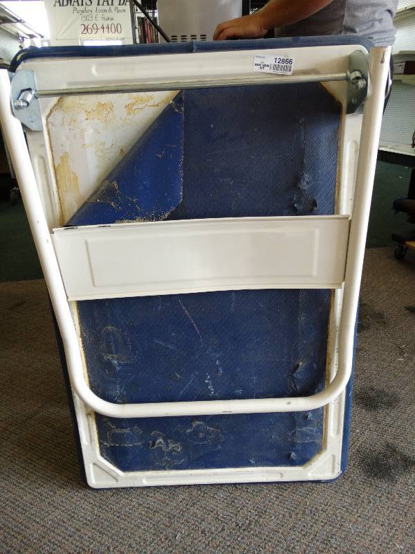 lot 12866 image: Heavy duty rolling cart