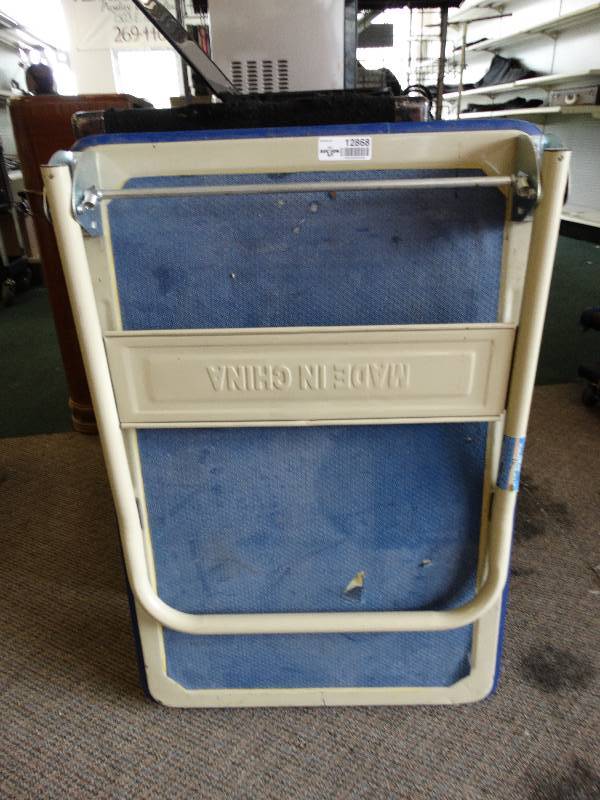 lot 12868 image: Heavy duty rolling cart