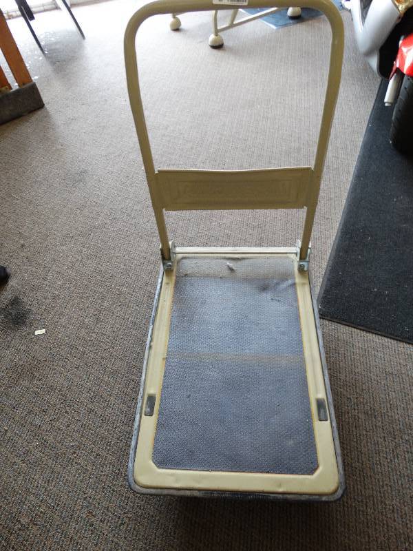 lot 12876 image: Heavy duty rolling cart