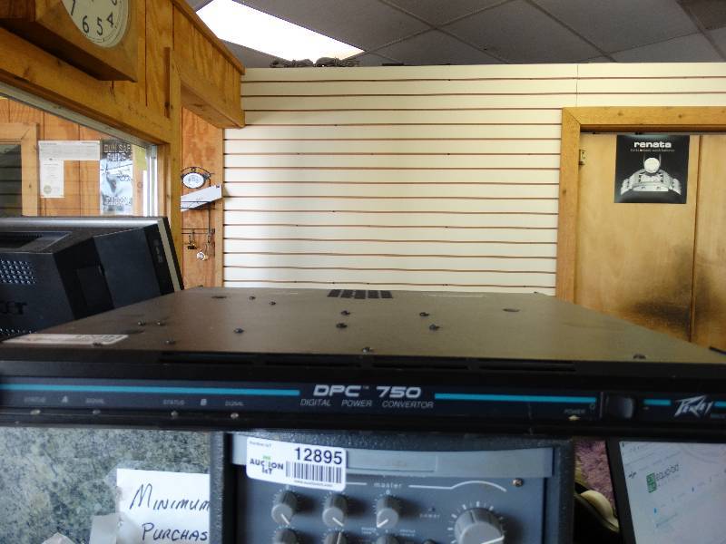 lot 12894 image: Peavey digital power amp 750 watts