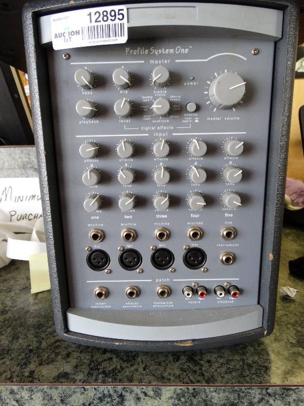 lot 12895 image: Kustom powered mixer