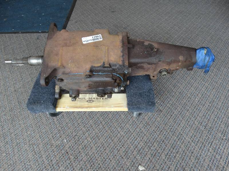 lot 12865 image: Chevrolet 4 speed saganaw transmission