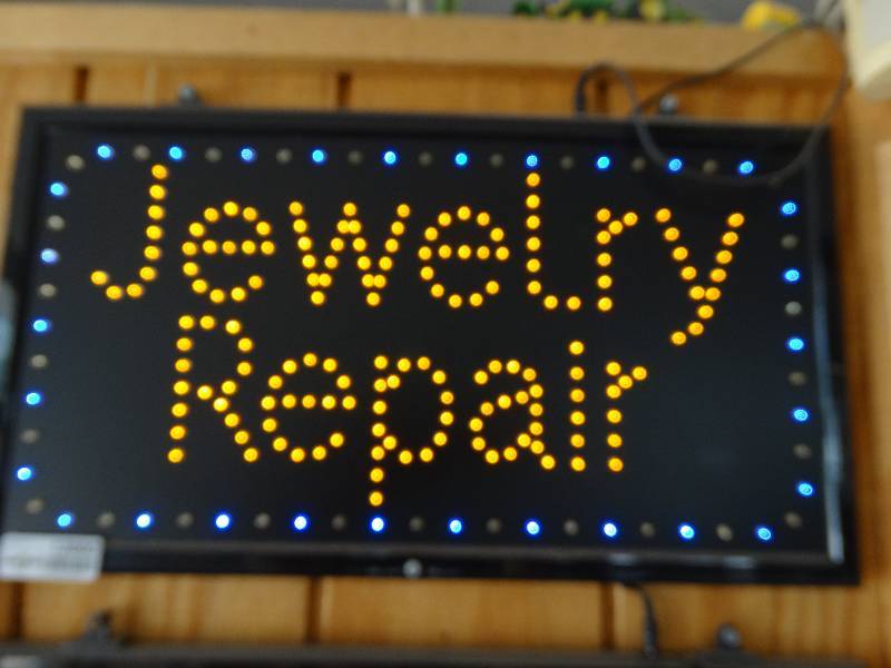 lot 12888 image: Jewelry Repair light up store sign