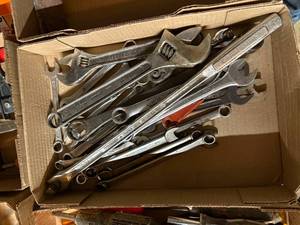 lot 1340 image: FLAT OF WRENCHES, BREAKER BAR, CRESCENT WRENCHES, BOX END WRENCHES......R3